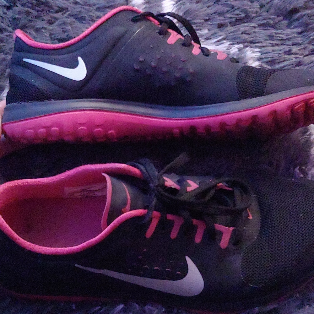 womens nike gym shoes